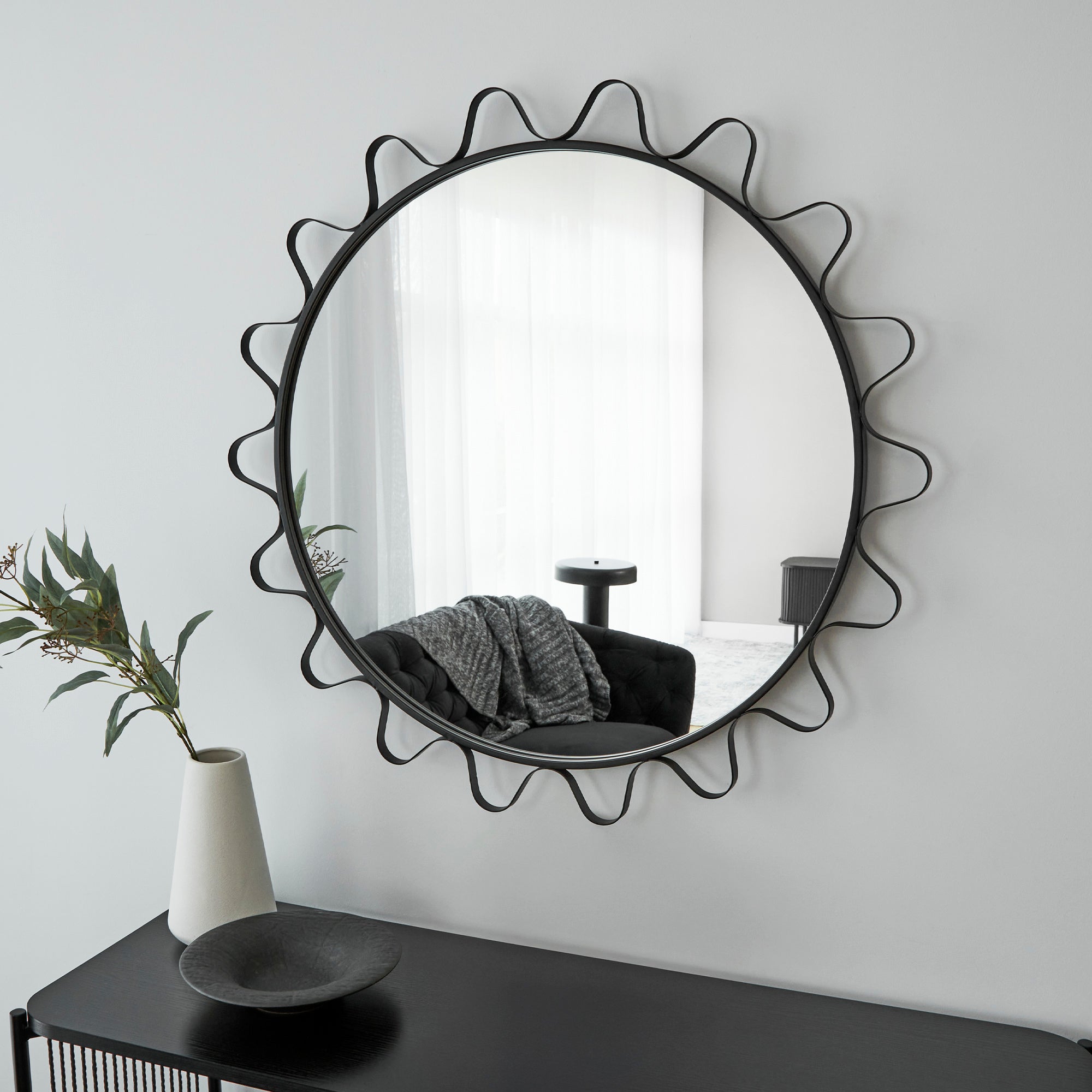 Aria Wavey 90cm Round Mirror Black lifestyle image
