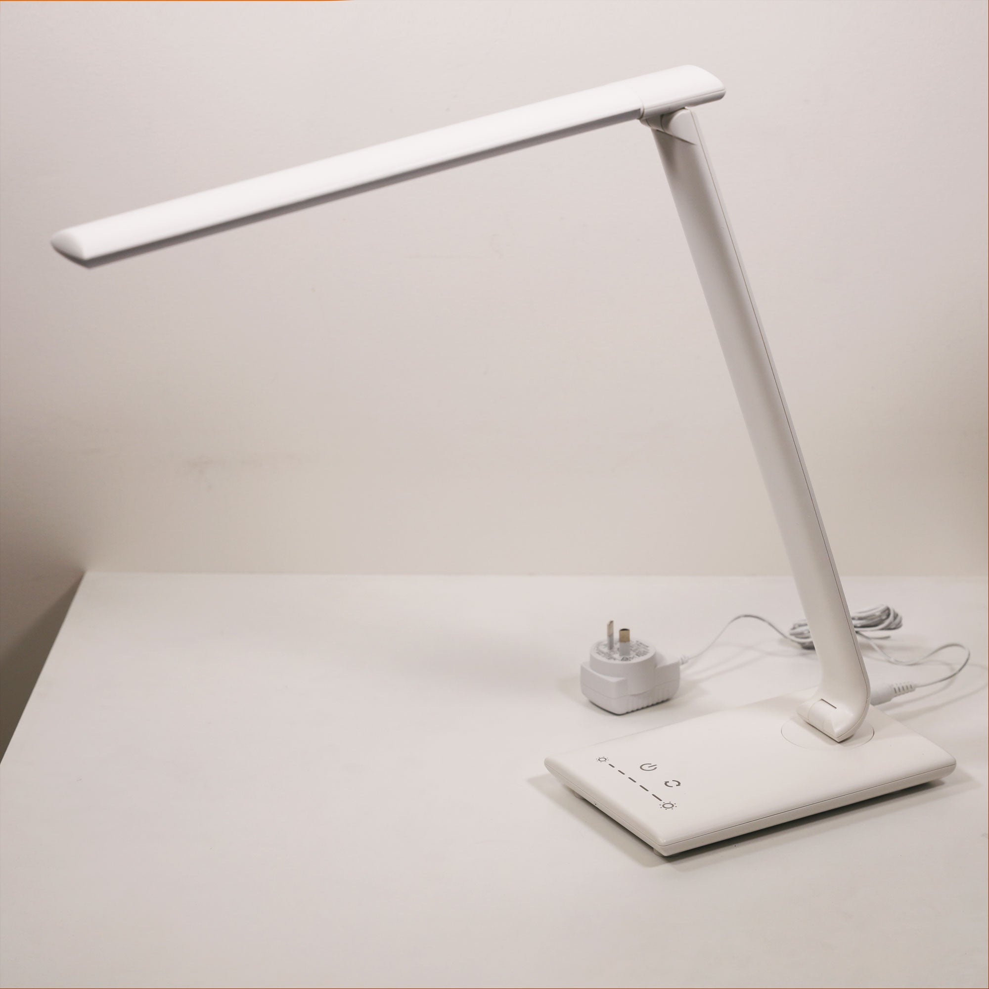 Luke Touch Dimming LED Lamp with USB Port Desk Lamp product image 3