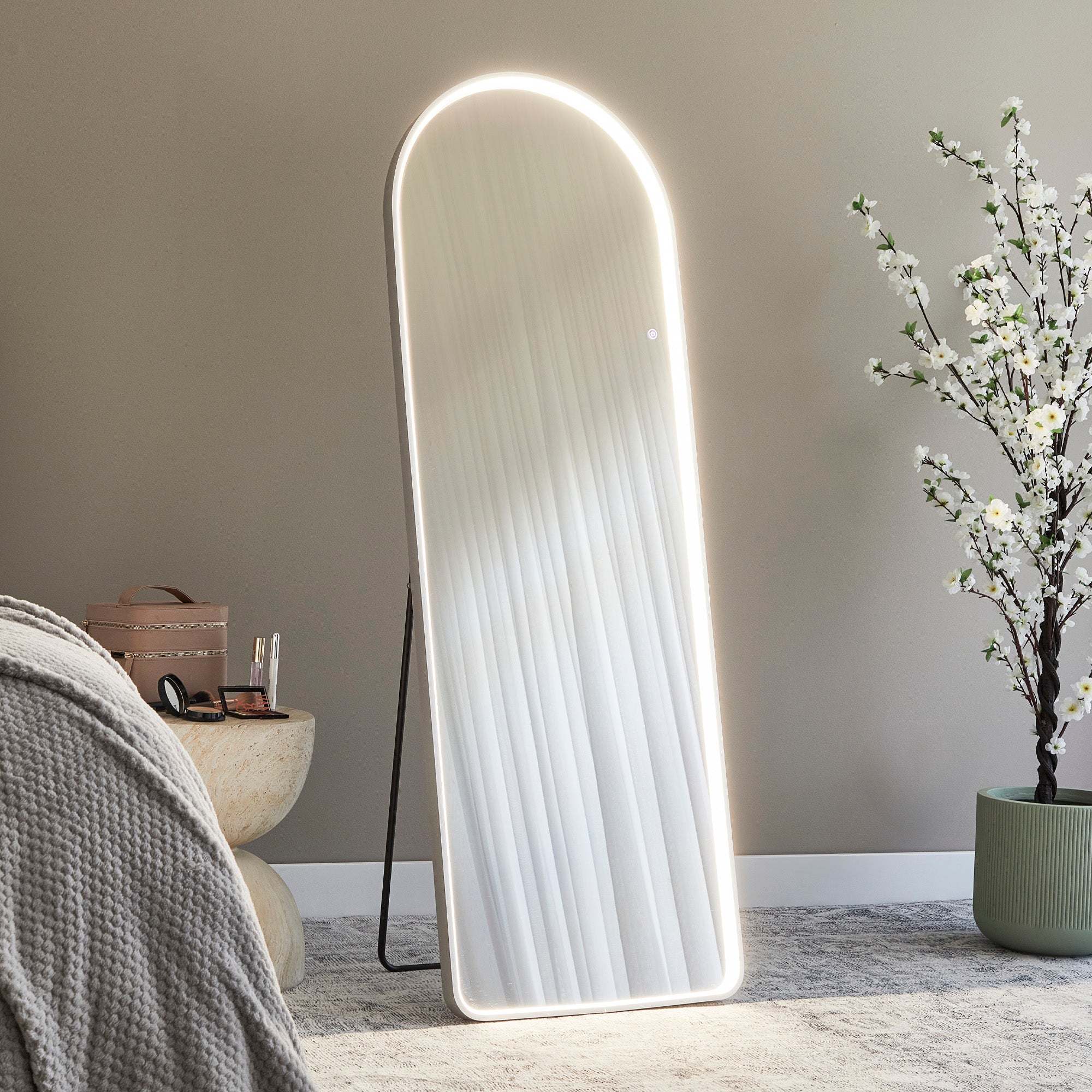 Luna 160cm Standing Arch Front Illuminated Mirror Silver lifestyle image