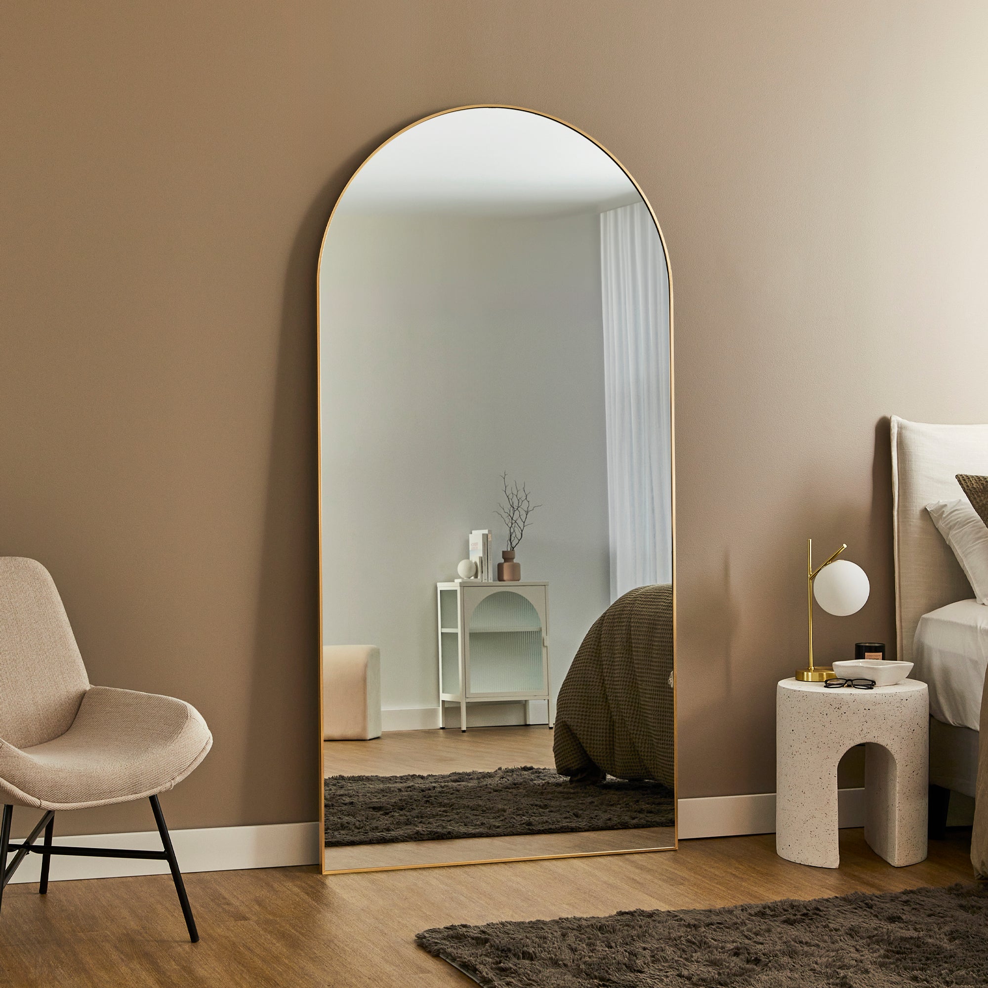 Cindy XXL 200cm Arch Mirror Gold lifestyle image