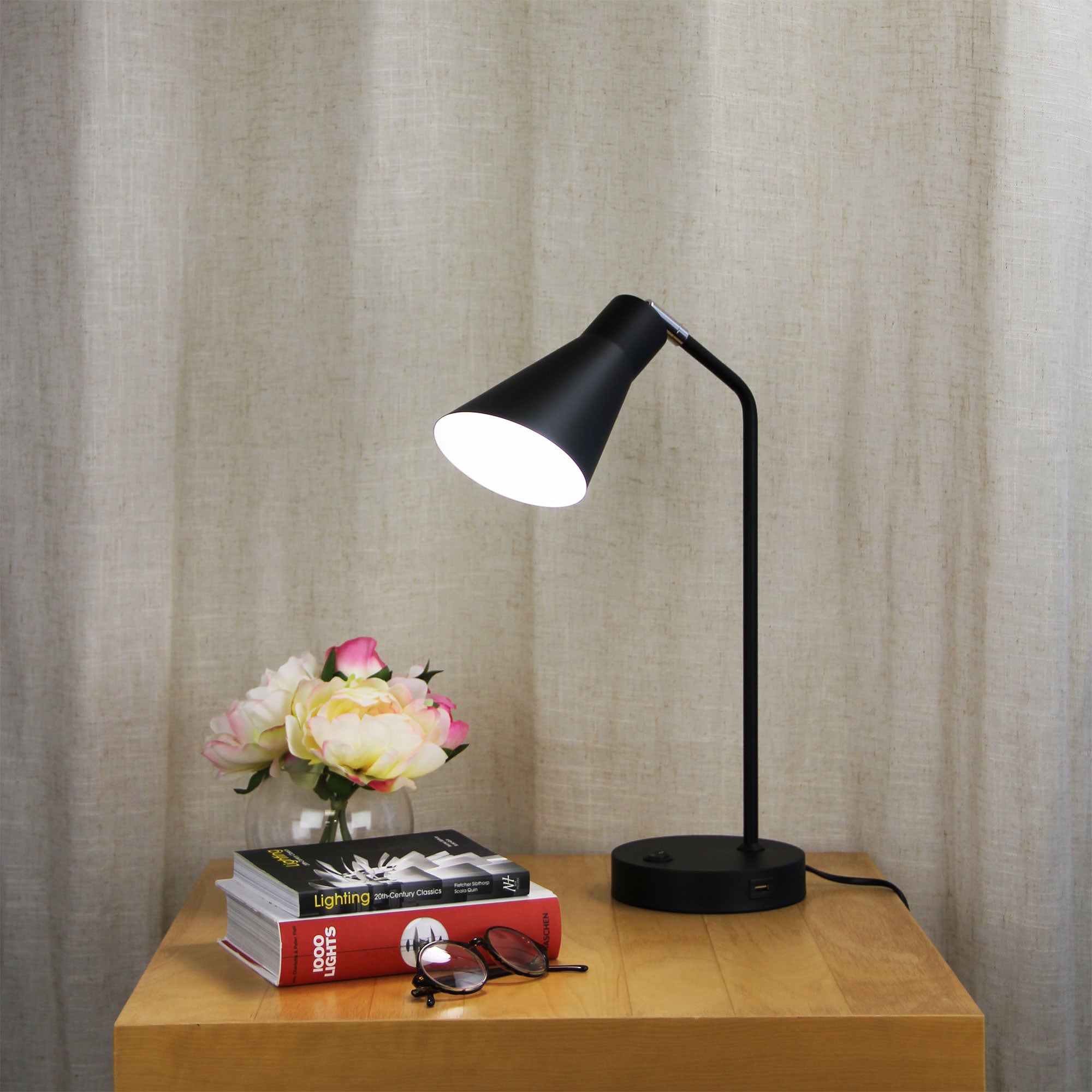 Thor Black Desk Lamp with USB product image 2