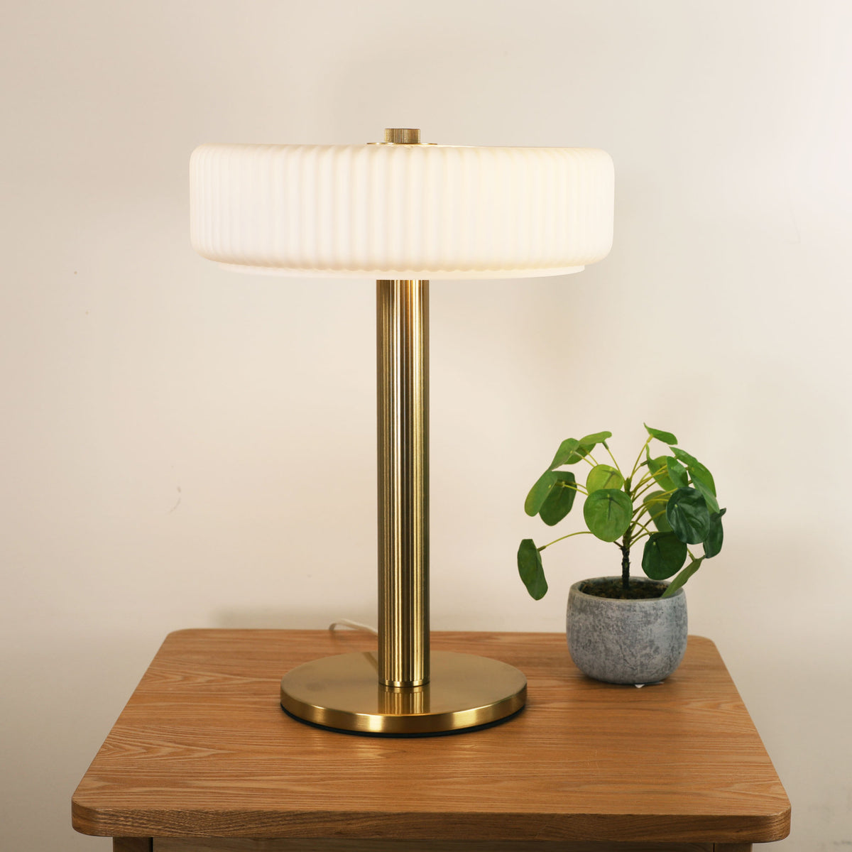 Gordon Ribbed Optic Glass Table Lamp product image 2