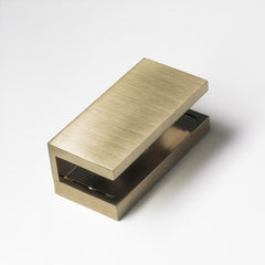 SBC10SQBB – U Bracket Concealed Screw Square Brushed Brass – supplier gallery view 2